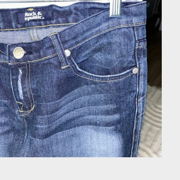 Rock & Republic Jeans Women Sz30 Blue Flare Wide Boot Cut Leg Low Rise Dark Wash - Picture 4 of 8